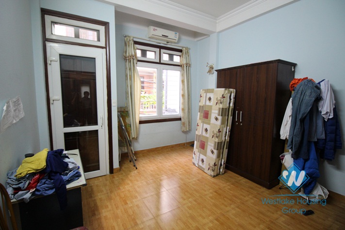 Cheap house for rent in Hoang Hoa Tham, Ba Dinh district, Ha Noi